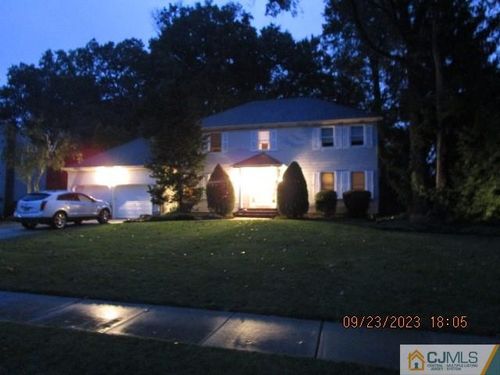 997 Hoover Dr, North Brunswick, NJ, 08902-3218 | Card Image