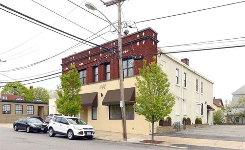 69 Montgomery St, Pawtucket, RI, 02860-2093 | Card Image