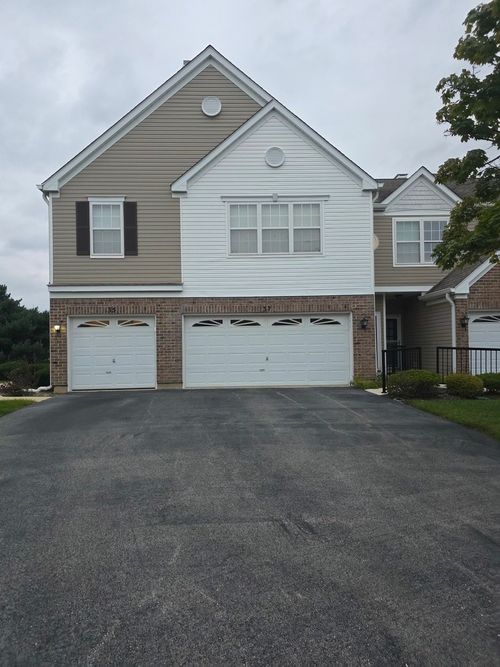 1-37 Arboretum Dr, Lombard, IL, 60148-7108 | Card Image