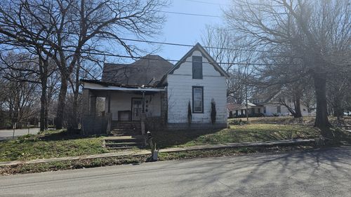 203 W College St, Dyer, TN, 38330-1805 | Card Image