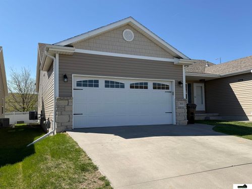 3111 Excalibur Ln, Lincoln, NE, 68504-1209 | Card Image