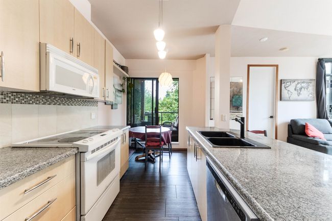 407 - 7388 Sandborne Ave, Condo with 2 bedrooms, 2 bathrooms and 1 parking in Burnaby BC | Image 7