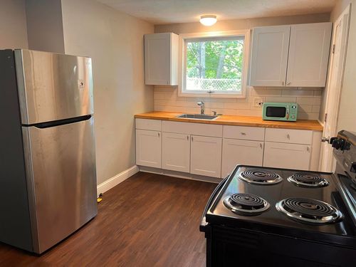 apt-2-41 Park St, Dover, NH, 03820-3174 | Card Image