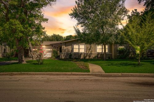 631 E Nottingham Dr, San Antonio, TX, 78209-3437 | Card Image
