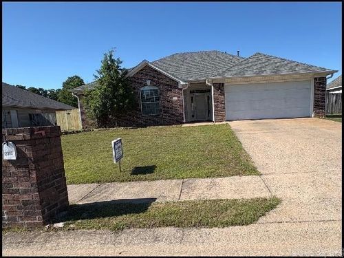 2310 Kellybrook, Bryant, AR, 72022-8127 | Card Image