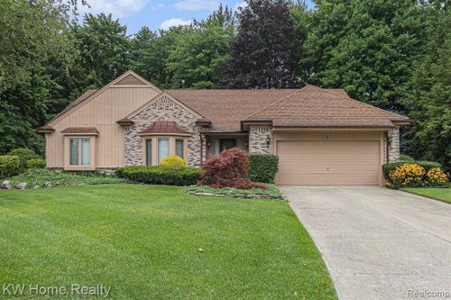 30315 Castleford Court, Farmington Hills, MI, 48331 | Card Image