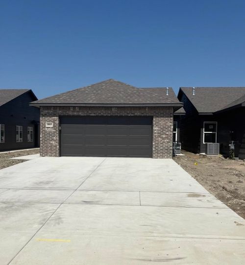 4915 N Vassar St, Wichita, KS, 67220-2464 | Card Image