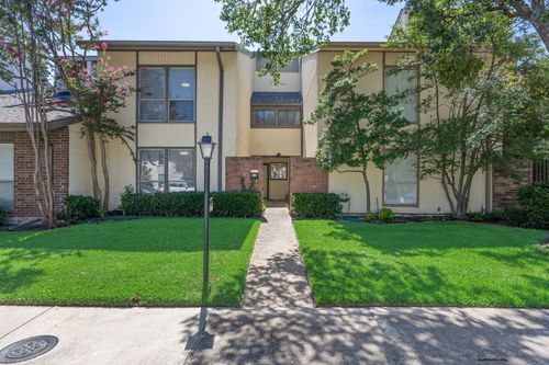9807 Bent Branch Ln, Dallas, TX, 75243-2017 | Card Image