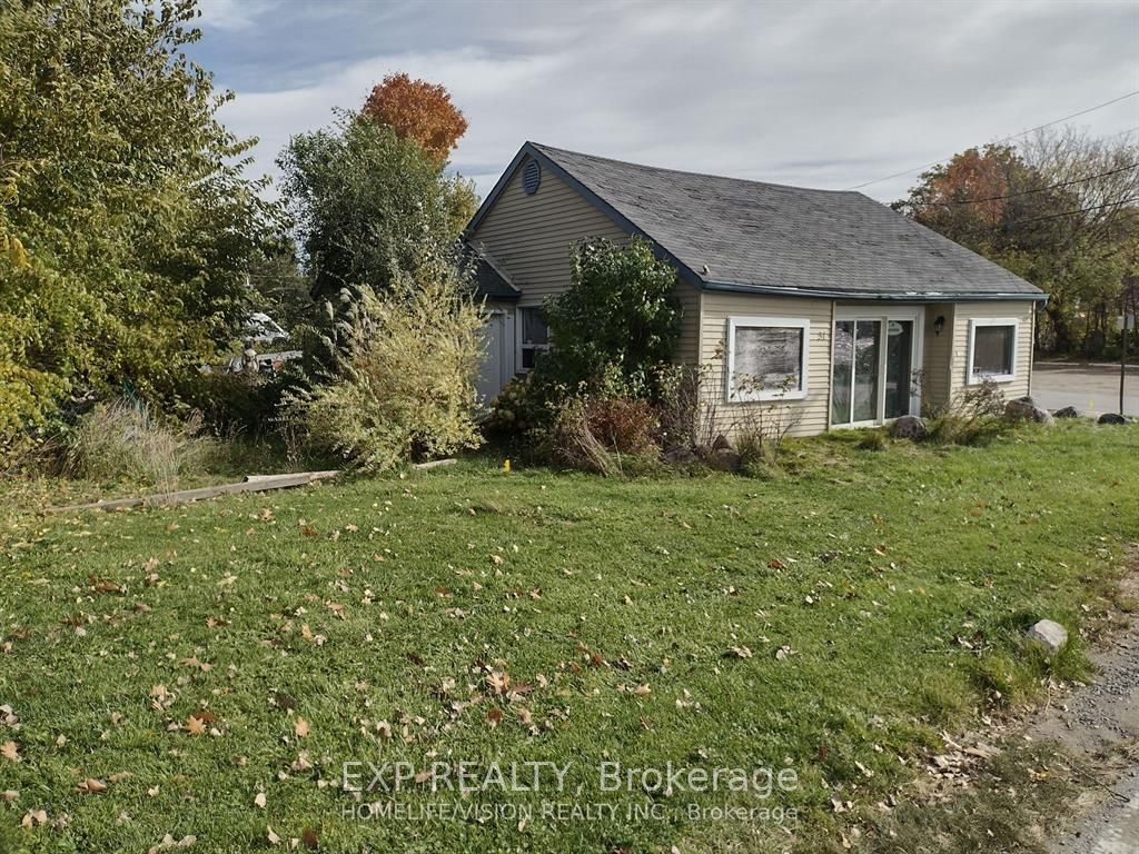 Commercial Sale in Georgina