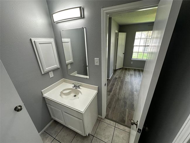 5830 Toddington Rd, House other with 4 bedrooms, 2 bathrooms and 2 parking in Humble TX | Image 5