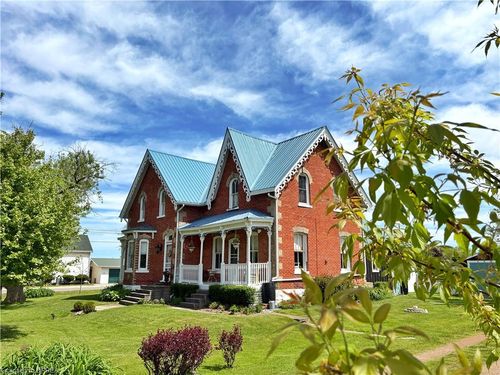 {{alt}} | Card Image