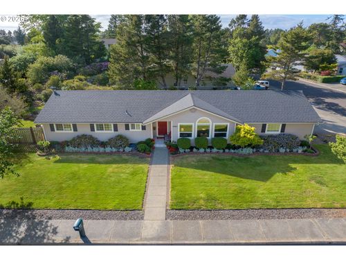 4065 Munsel Creek Dr, Florence, OR, 97439-8869 | Card Image