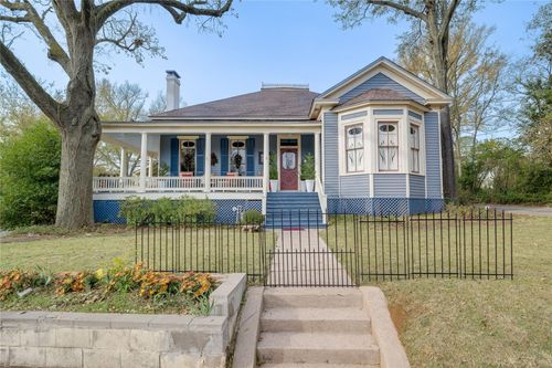 1011 S Sycamore St, Palestine, TX, 75801-5041 | Card Image