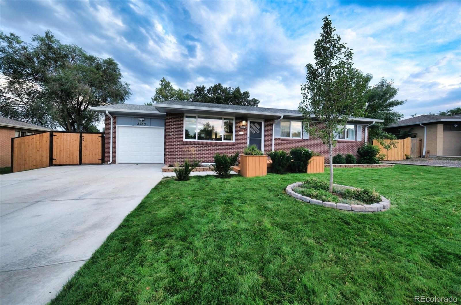 Saratoga Ave, Englewood, CO 80110