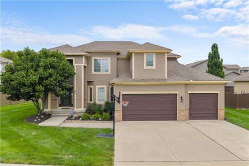 8804 Se 1st St, Blue Springs, MO, 64064-7858 | Card Image