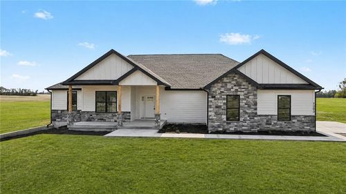 7203 Nw State Route 92, Smithville, MO, 64089-8505 | Card Image