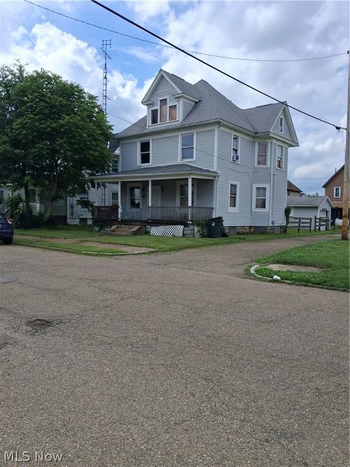 801 Troy Pl Nw, Canton, OH, 44703-3515 | Card Image