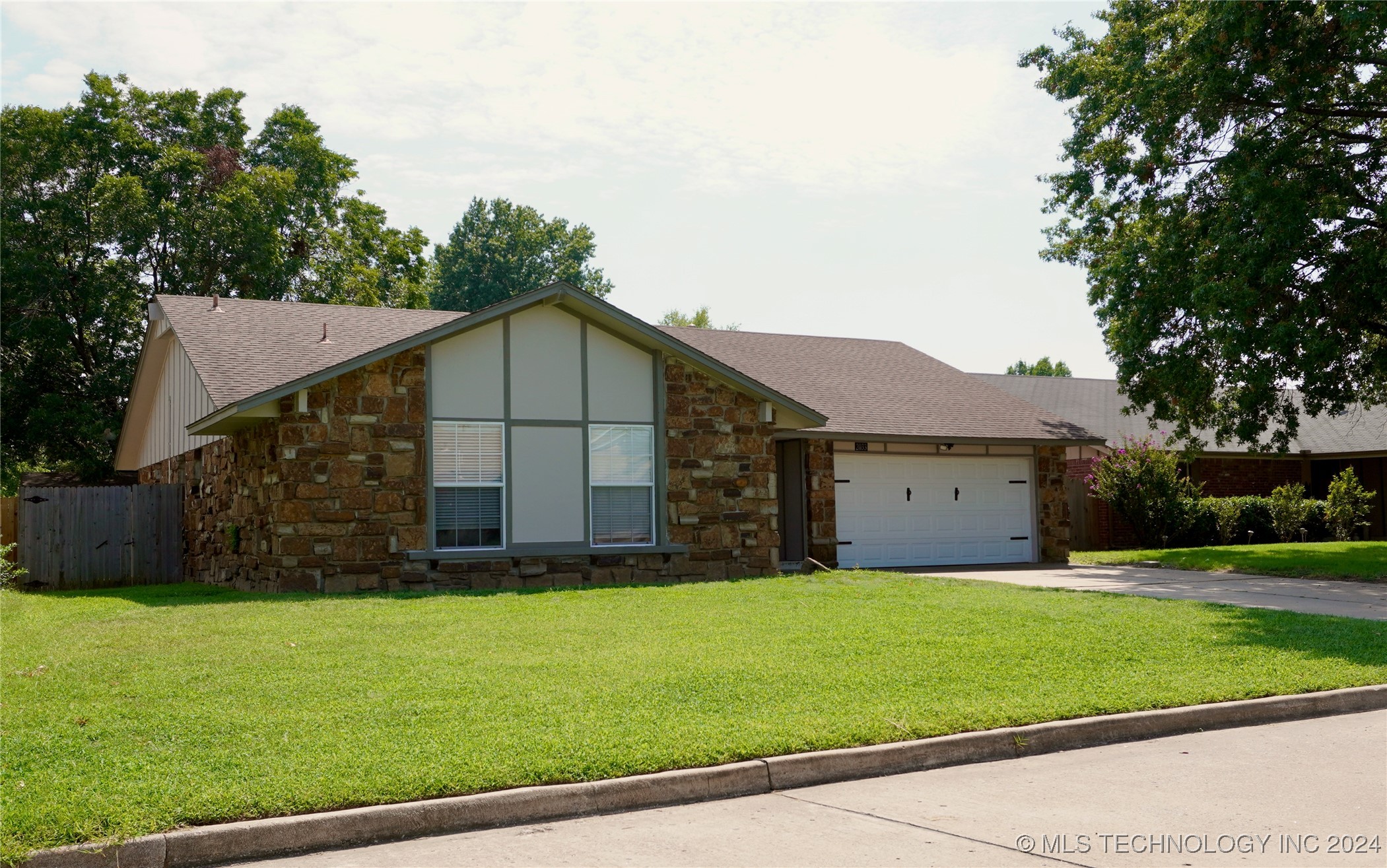 Louisville St, Broken Arrow, OK 74012