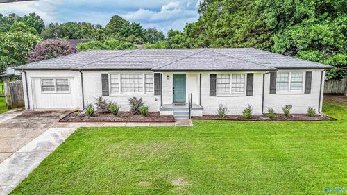 307 Meadowbrook Dr Se, Huntsville, AL, 35803-1522 | Card Image
