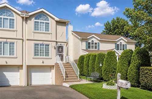 285 Robinson Ave, Staten Island, NY, 10312-5609 | Card Image