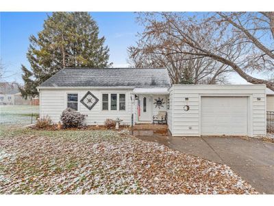 323 W 8th Street, House other with 2 bedrooms, 1 bathrooms and null parking in New Richmond WI | Image 2