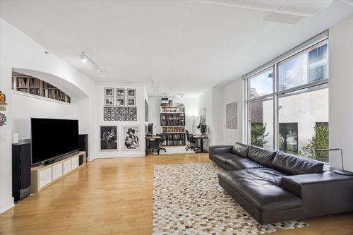 apt-204-1901 Post Oak Blvd, Houston, TX, 77056-3924 | Card Image