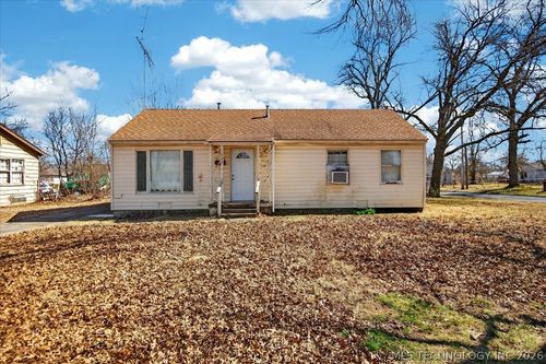 1562 Hickory Ave, Bartlesville, OK, 74003-5419 | Card Image