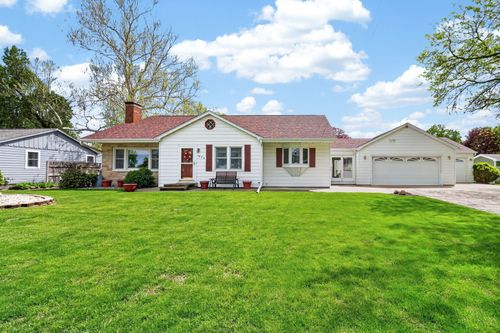 806 E 9th Street S, Newton, IA, 50208 | Card Image