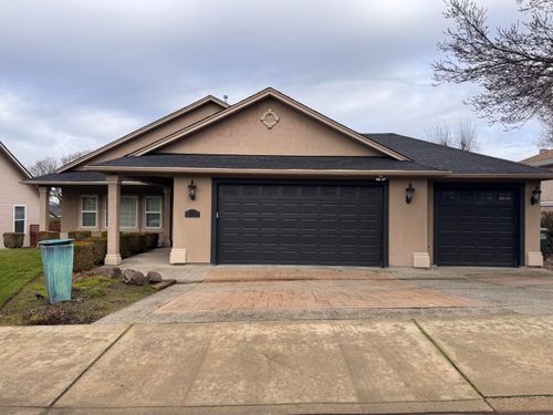 1231 Poppy Ridge Dr, Eagle Point, OR, 97524-9005 | Card Image