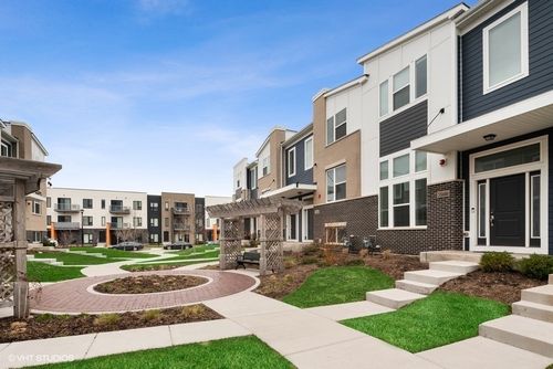 3S616 Everton Dr, Warrenville, IL, 60555-3644 | Card Image