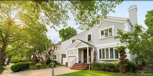 7831 220th St, Oakland Gardens, NY, 11364-3528 | Card Image