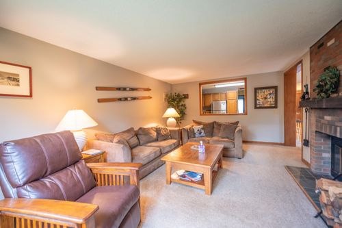 39-37A White Oaks Loop, West Dover, VT, 05356-8902 | Card Image
