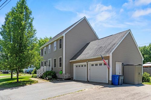 21 Dows Ln, Seabrook, NH, 03874-4202 | Card Image