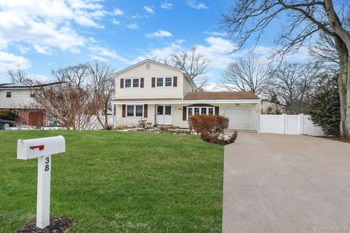 38 Pamlico Ave, Ronkonkoma, NY, 11779-6030 | Card Image