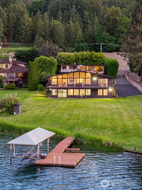 5110 Nw Sammamish Rd, Issaquah, WA, 98027-9367 | Card Image