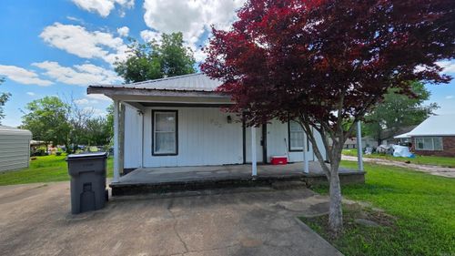 902 Wirt St, Paragould, AR, 72450-5647 | Card Image