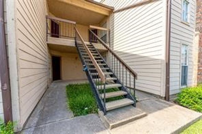 Doorway to property | Image 24