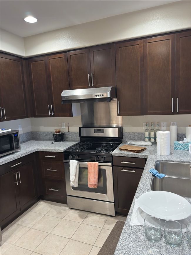 176 E Commercial St, Condo with 3 bedrooms, 3 bathrooms and 2 parking in San Dimas CA | Image 6
