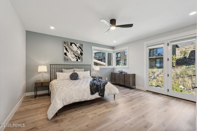 363 E Overlook Loop, Condo with 3 bedrooms, 4 bathrooms and null parking in Hideout UT | Image 17