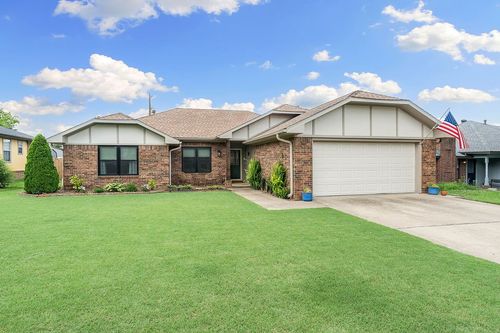 1702 S 22nd St, Rogers, AR, 72758-5604 | Card Image