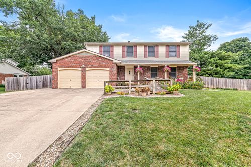 8633 Royal Meadow Dr, Indianapolis, IN, 46217-4868 | Card Image