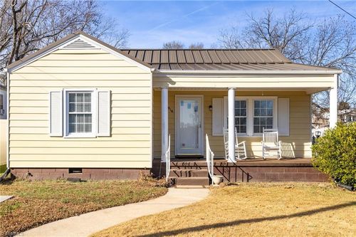 916 Forest St, Reidsville, NC, 27320-5112 | Card Image