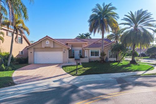 1043 Laguna Springs Dr, Weston, FL, 33326-2911 | Card Image