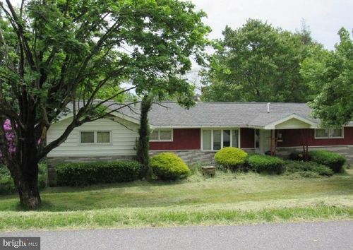 265 Waterfall Dr, JOHNSTOWN, PA, 15906-3822 | Card Image