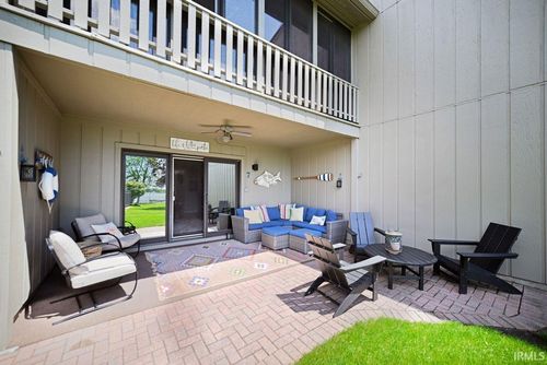 12601 N Pleasant Grove Rd, Syracuse, IN, 46567-9709 | Card Image