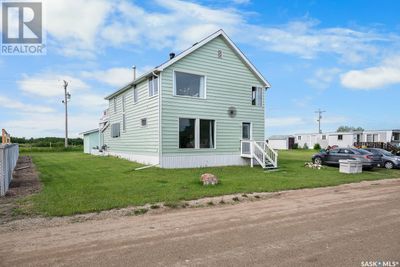 124 Donovel Cres, House other with 4 bedrooms, 2 bathrooms and null parking in Regina Beach SK | Image 1