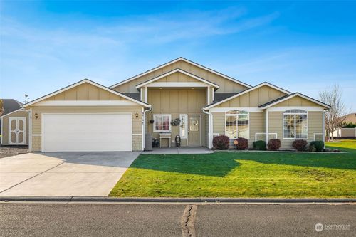 9061 Se Castlewood Drive, Moses Lake, WA, 98837 | Card Image