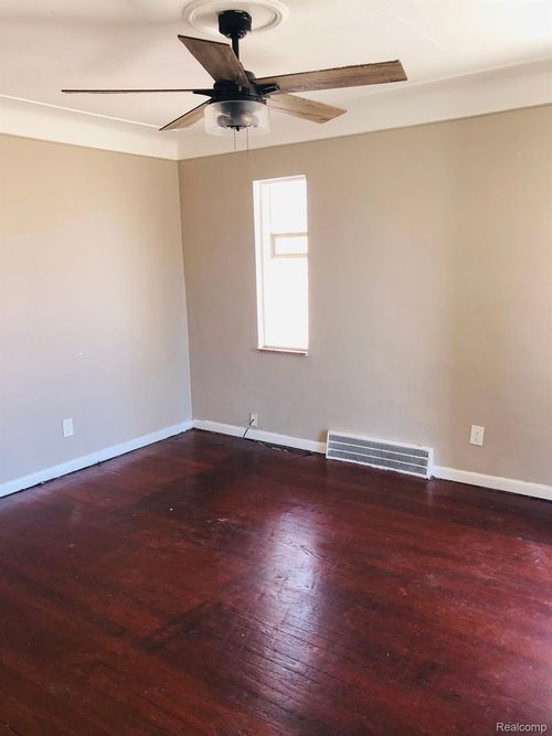 14029 Grandville Ave, Detroit, MI, 48223-2939 | Card Image