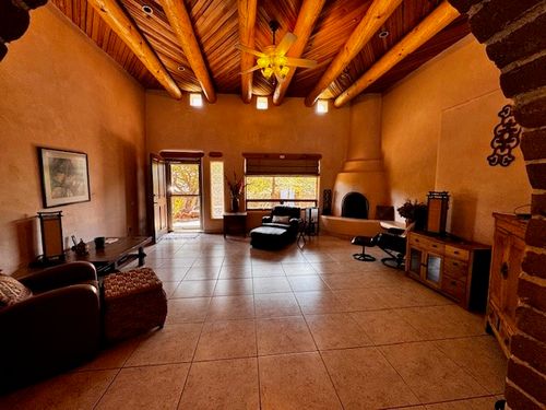7 W Azulejo Ct, Santa Fe, NM, 87508-5908 | Card Image