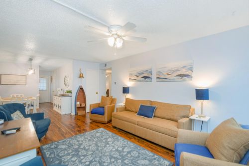 apt-13-3535 Nasa Pkwy, Seabrook, TX, 77586-6412 | Card Image